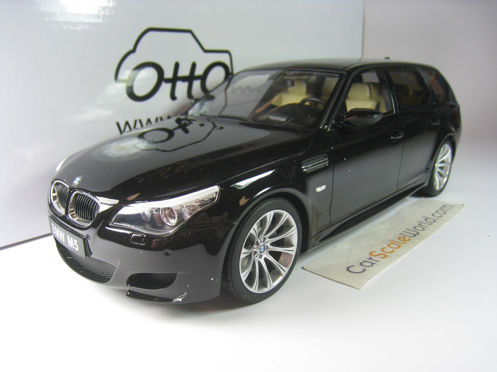 BMW M5 E61 Touring Black Otto 1/18