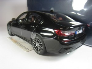 BMW 330i - 3 SERIES G20 2019 1/18 NOREV (BLACK METALLIC)